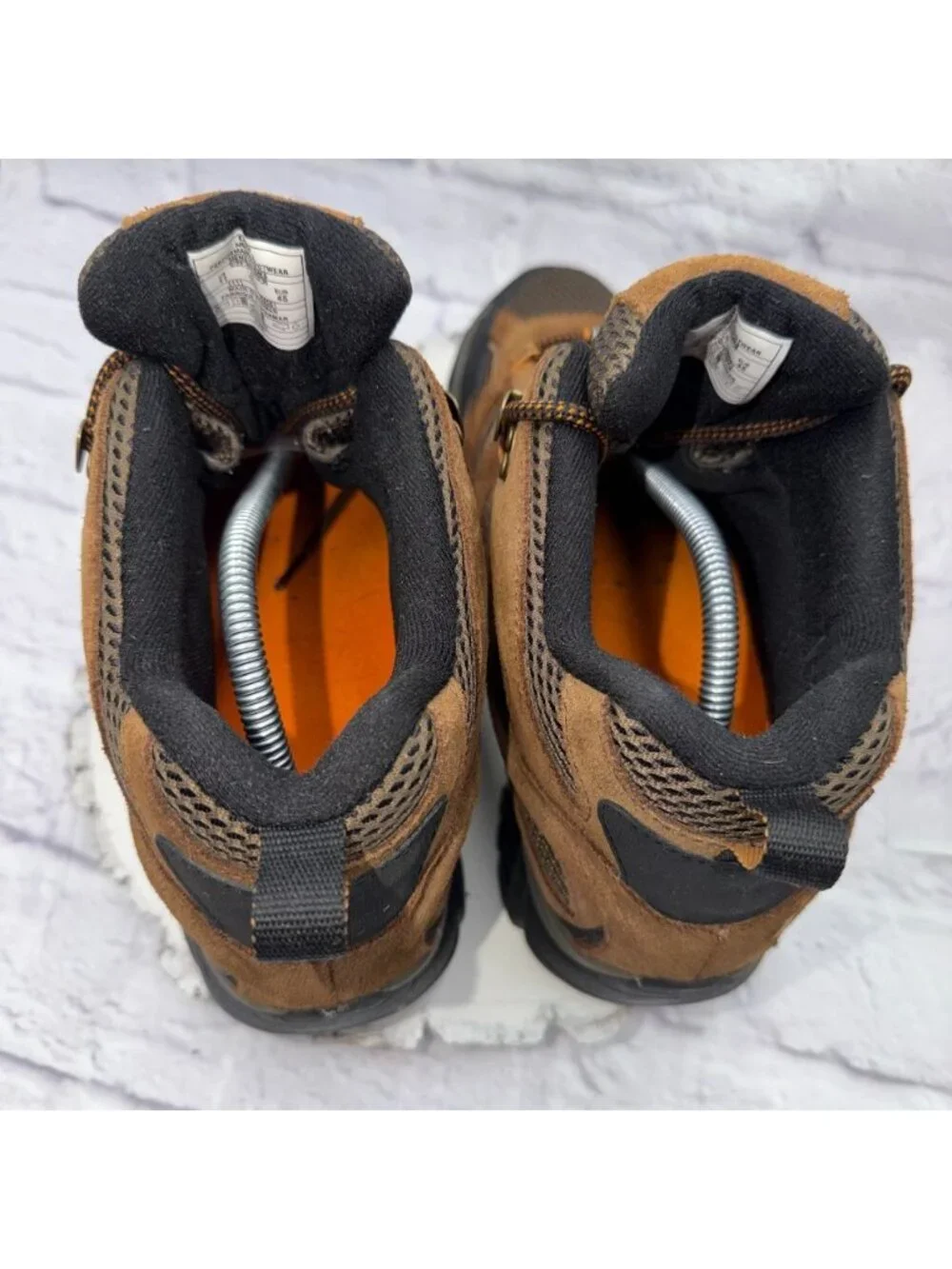 Merrell Mens Size 11 Moab 2 Mid Waterproof Hiking Boots Earth Brown J06051